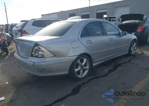 2005 Mercedes-Benz C 230 Kompressor Sport z USA, uszkodzony, nr VIN WDBRF40J35F640549